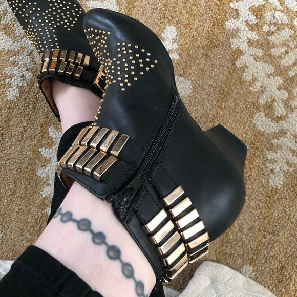 New and never worn out J Campbell Benatar booties! - Picture 5 of 8